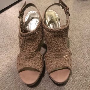 Lulu Townsend cork wedged shoes with crochet top